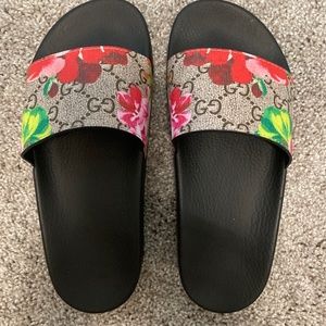 Gucci GG Blooms Supreme Slide Sandals